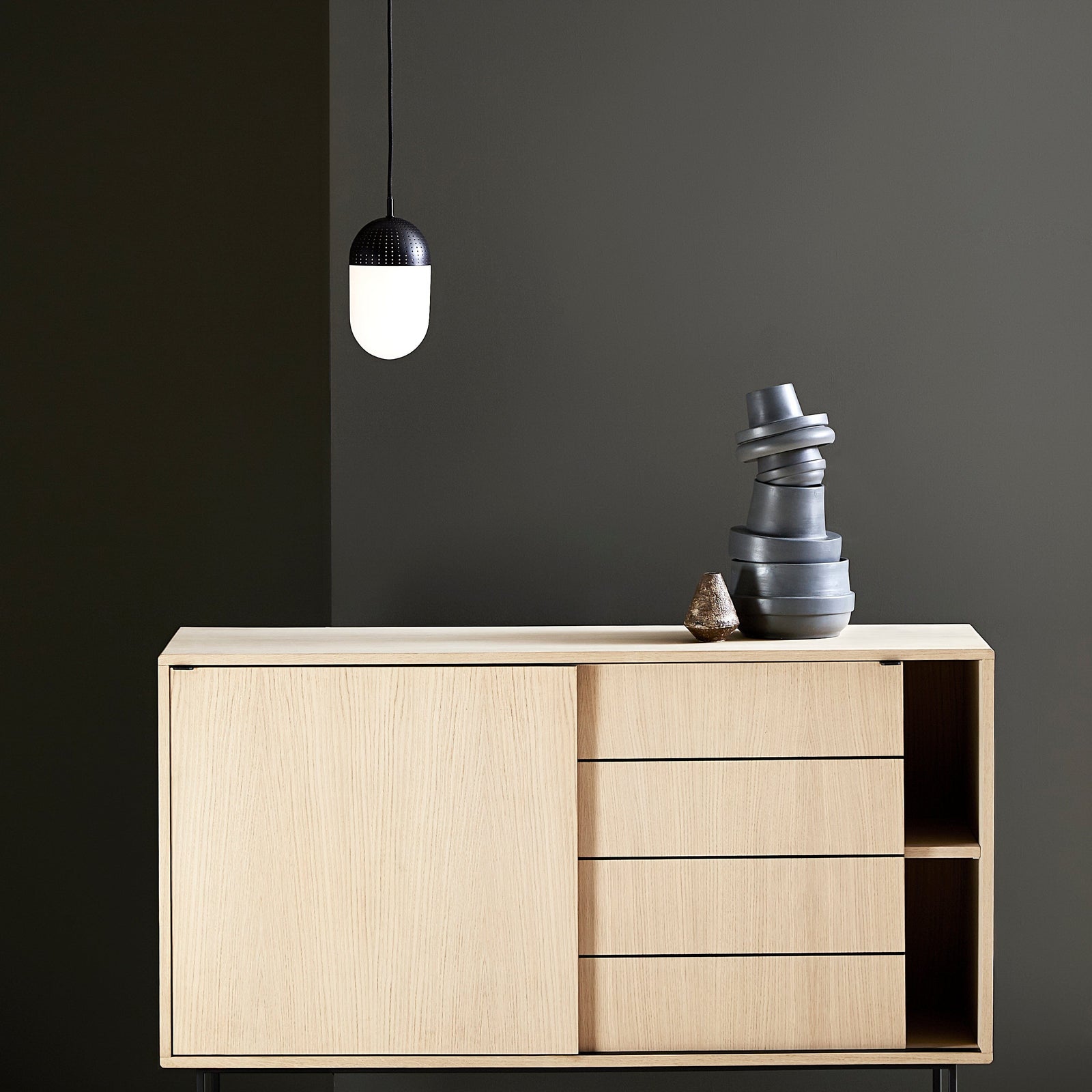 Dot Pendant Light hanging lamps Woud 