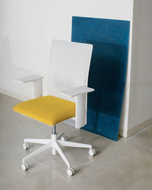 Planesit Chair With 5 Ways Swivel Base on Castors Chair Arper 