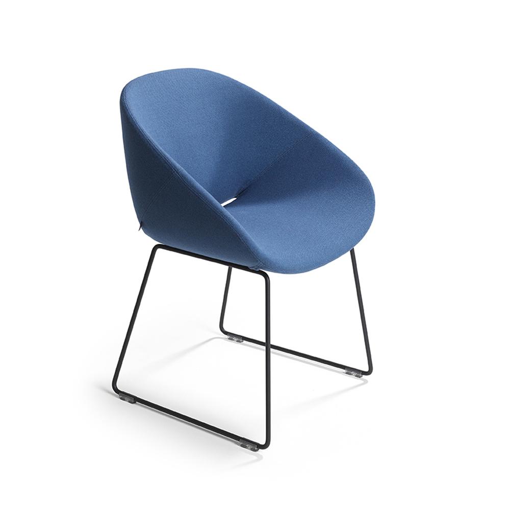 Beso Sledge Base Armchair Chairs Artifort 