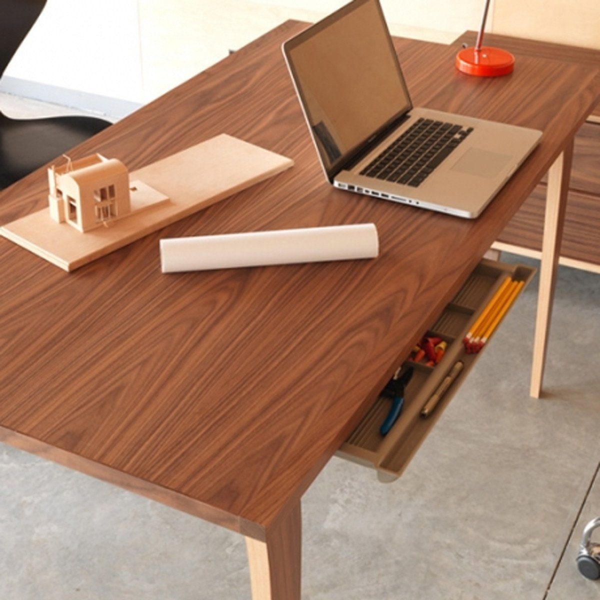 Cherner Studio Desk Desk's Cherner Chair 