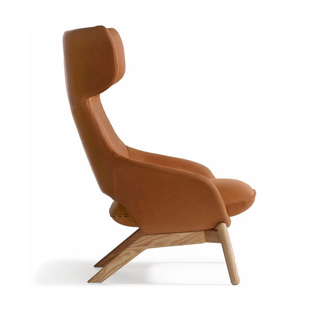 Kalm Wood Base Lounge Chair lounge chair Artifort 