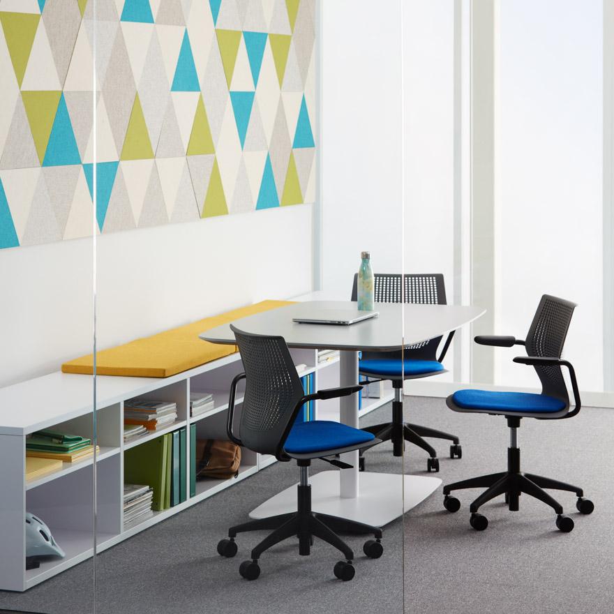 Multigeneration Light Task Chair task chair Knoll 