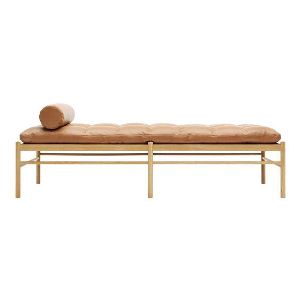 OW150 Daybed With Neck Pillow Benches Carl Hansen 