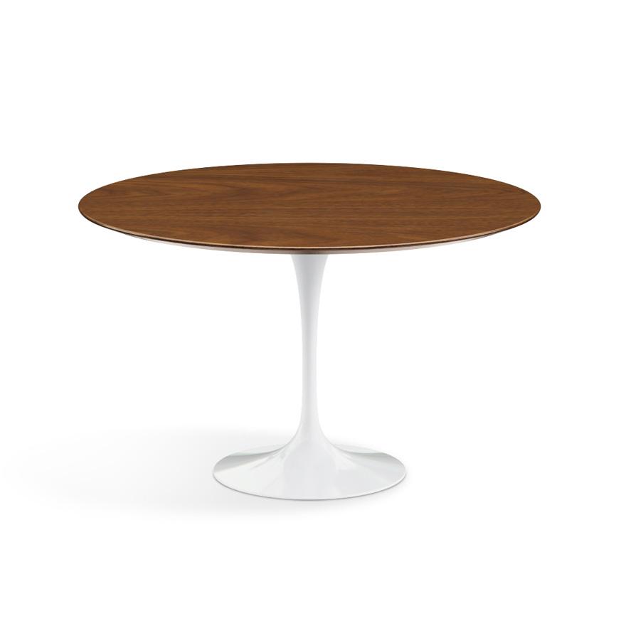 Saarinen 47&quot; Round Dining Table Dining Tables Knoll Light Walnut