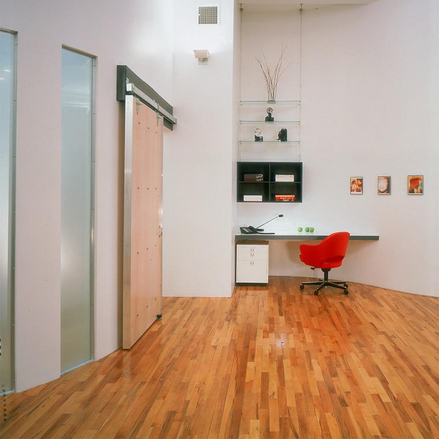 Saarinen Executive Arm Chair with Swivel Base task chair Knoll 