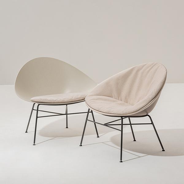 Adell 4 Leg Base Lounge Chair With Fully Upholstered Chairs Arper 