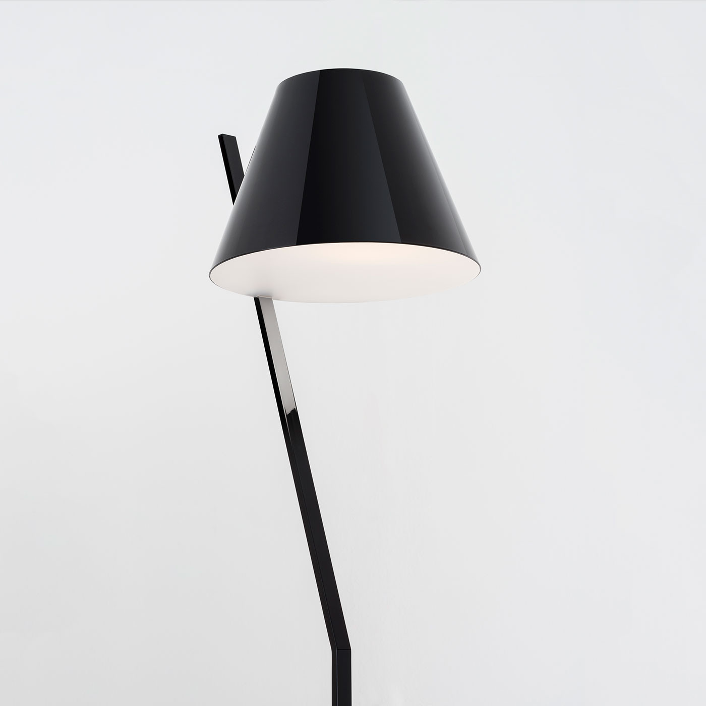 La Petite Floor Lamp Floor Lamps Artemide 