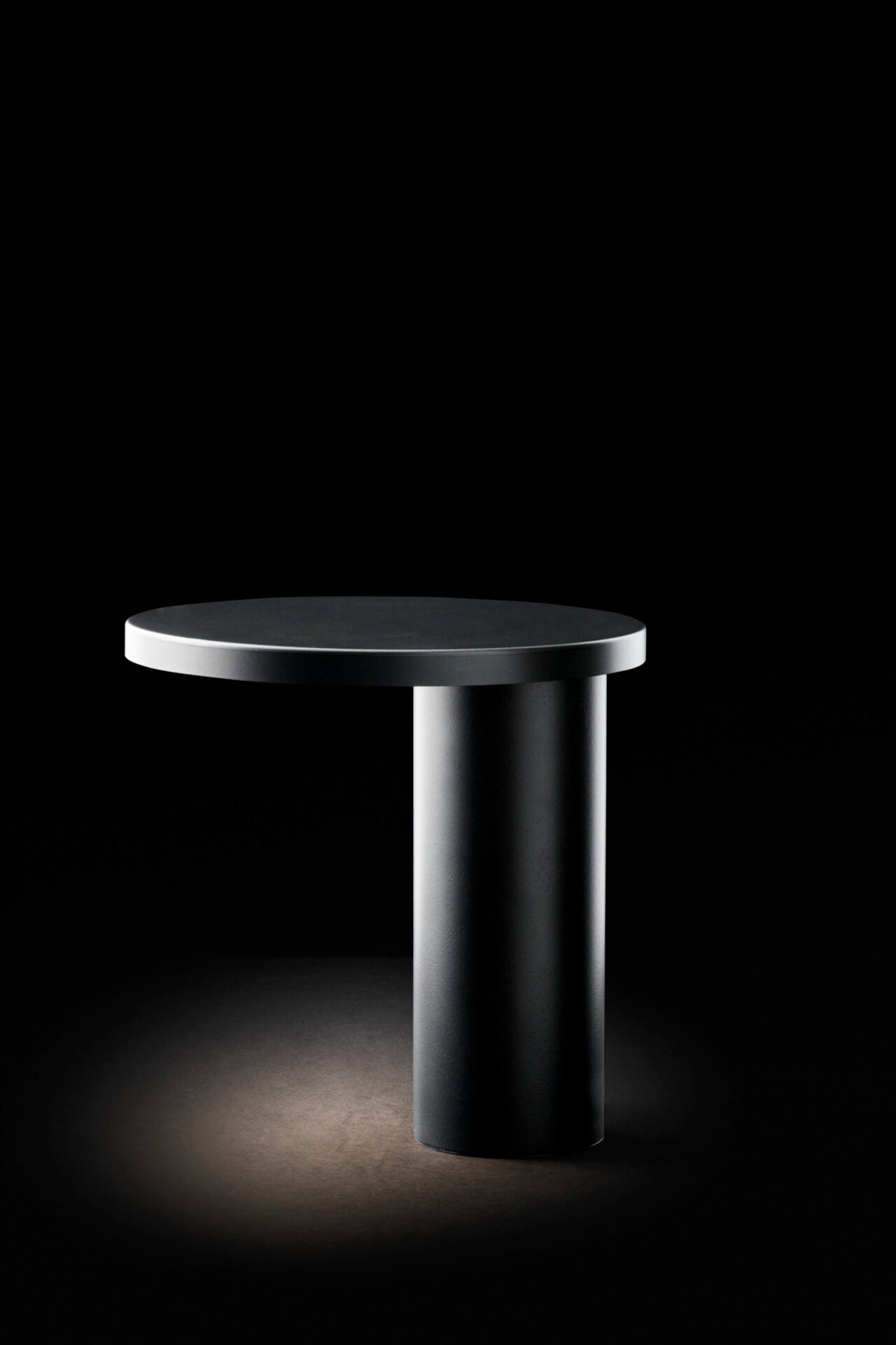 Cylinda LED Table Lamp Table Lamps Oluce Matte Black 