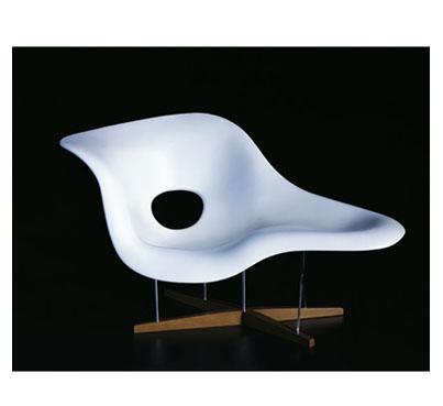 Eames La Chaise Chair by Vitra lounge chair Vitra 