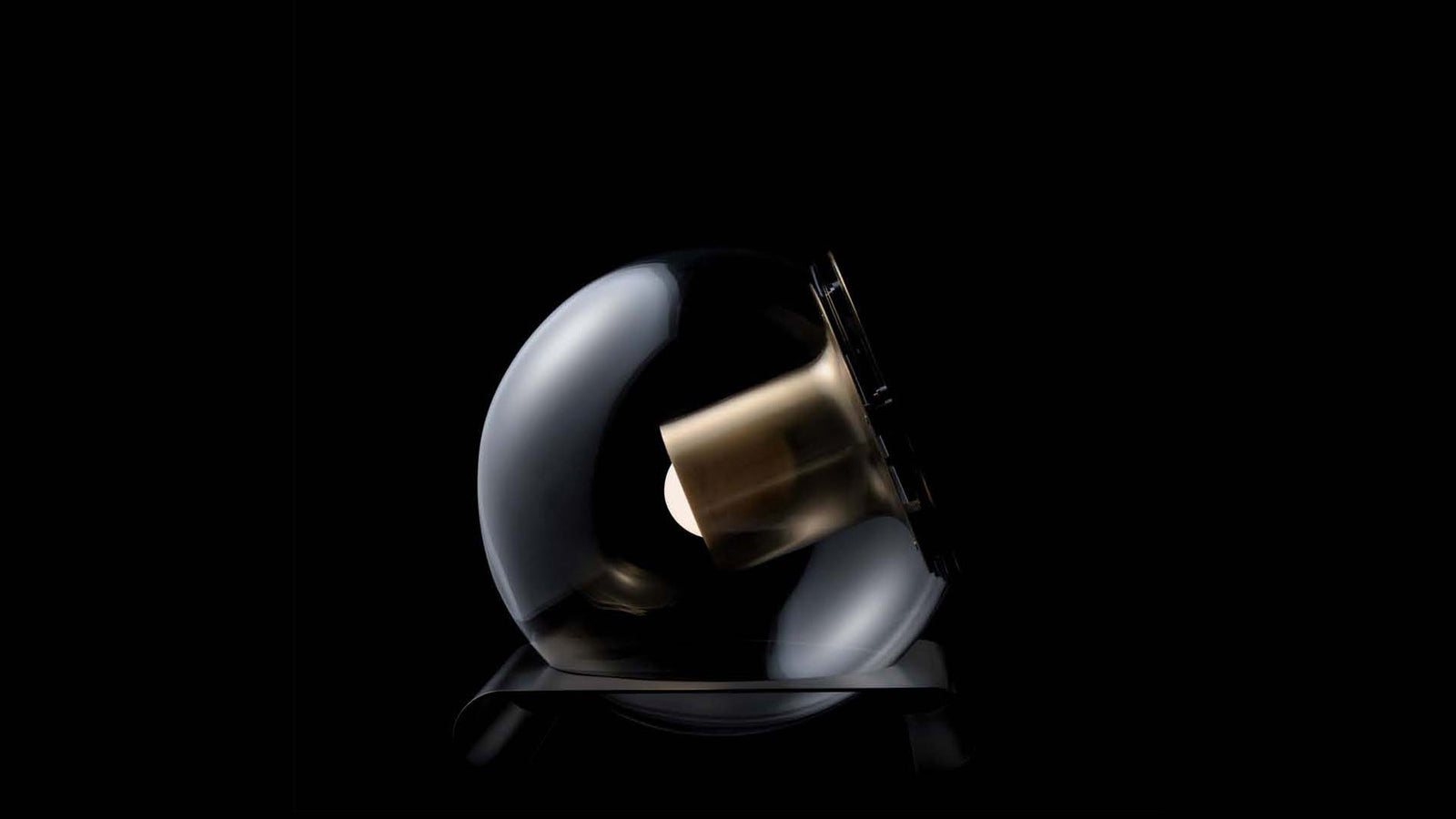 The Globe Table Lamp Table Lamps Oluce 