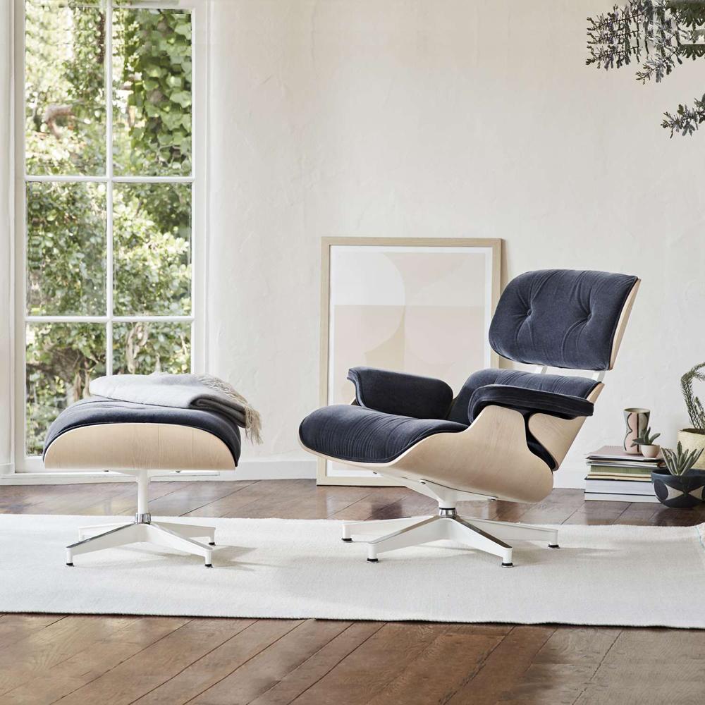 Eames Lounge Chair in Mohair Supreme lounge chair herman miller 