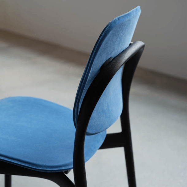 Iquo Chair Armless with Upholstered Seat &amp; Back Side/Dining Knoll 