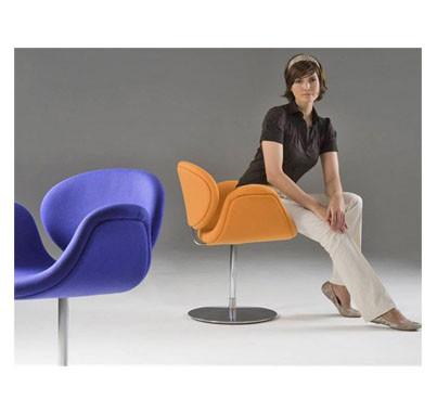 Little Tulip Chair With Cross Base Side/Dining Artifort 