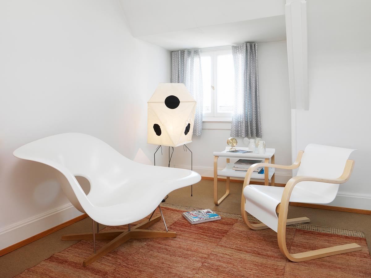 Eames La Chaise Chair by Vitra lounge chair Vitra 