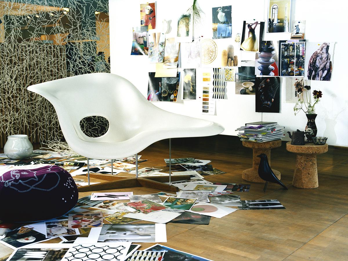 Eames La Chaise Chair by Vitra lounge chair Vitra 